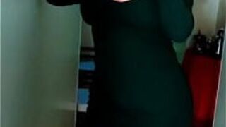 Beautiful Hot MILF prepares for a night of LOTS of SEX after work - porn video