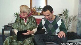 Old ma pleases a stranger - porn video